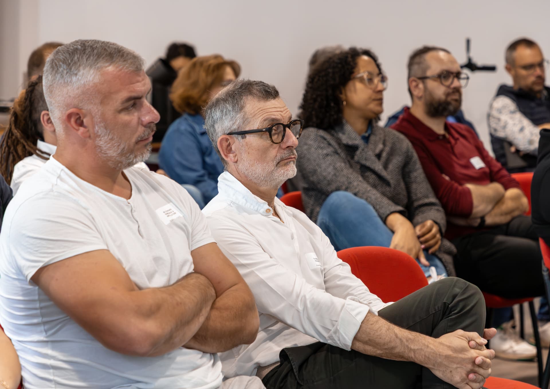 Professionnels du chauffage bois et granulés dans la salle